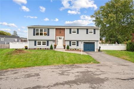 45 Judy Terrace, West Warwick, Rhode Island 02893, Estados Unidos