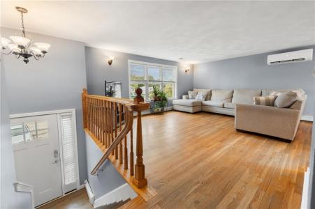 45 Judy Terrace, West Warwick, Rhode Island 02893, Estados Unidos