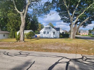 61 Crossland Road, West Warwick, Rhode Island 02893, USA