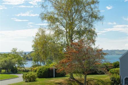 32 Arrowhead Drive, Tiverton, Rhode Island 02878, Estados Unidos