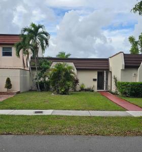7318 Twin Sabal Dr 7318, Miami Lakes, Florida 33014, USA