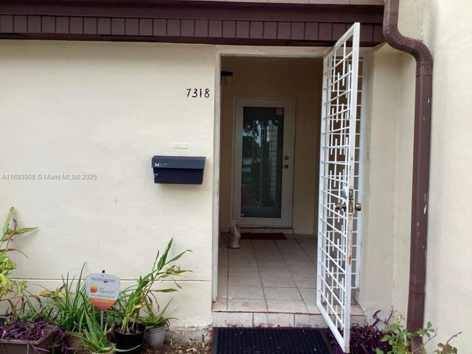 7318 Twin Sabal Dr 7318, Miami Lakes, 佛罗里达州 33014, 美国