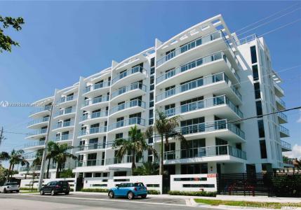 13800 Highland Dr 604, North Miami Beach, Florida 33181, USA