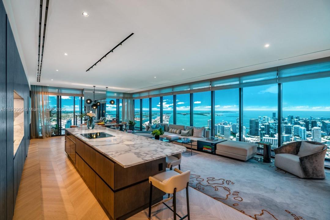 300 N Biscayne Blvd 7803, Miami, Floride 33132, États-Unis