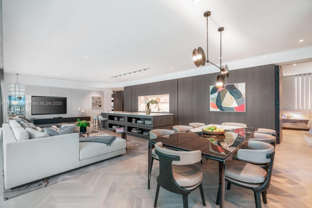 300 N Biscayne Blvd 7803, Miami, Floride 33132, États-Unis