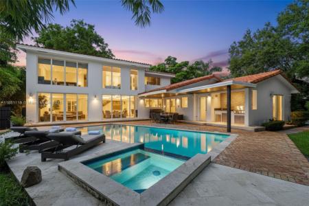 575 Bay Point Rd, Miami, Florida 33137, USA