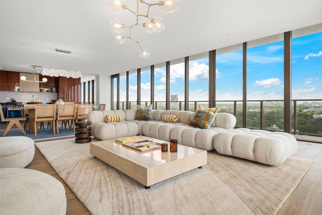 2678 Tigertail Avenue 1101, Coconut Grove, Florida 33133, USA