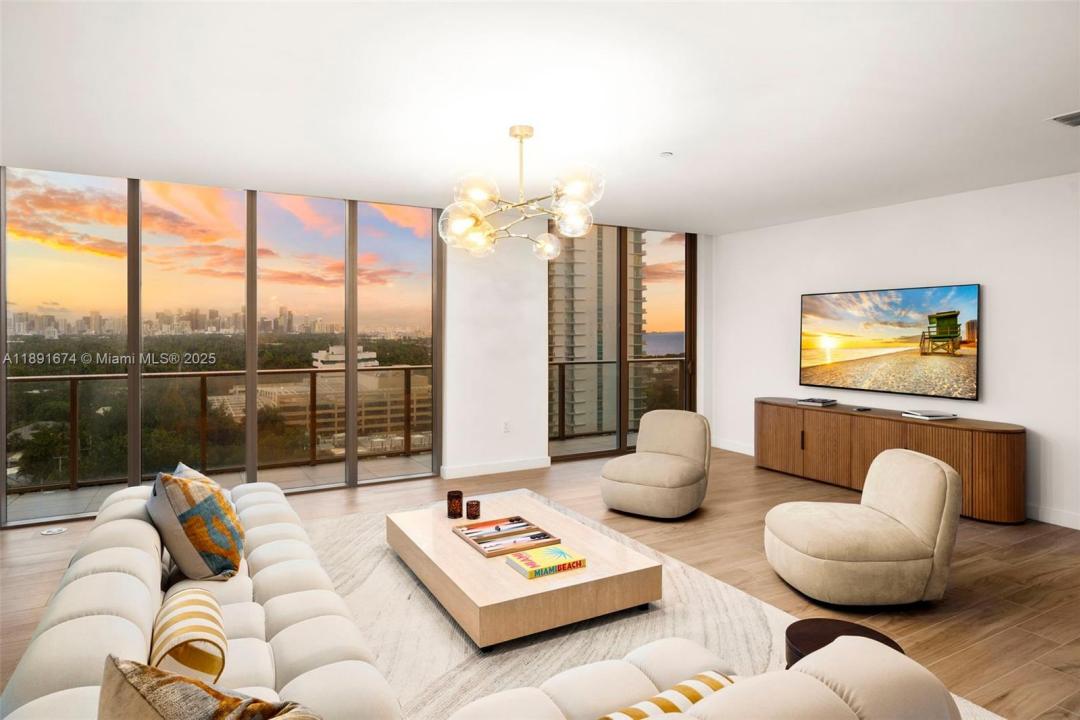 2678 Tigertail Avenue 1101, Coconut Grove, Florida 33133, USA