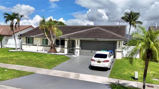 14931 SW 168th Ter, Miami, Florida 33187, USA