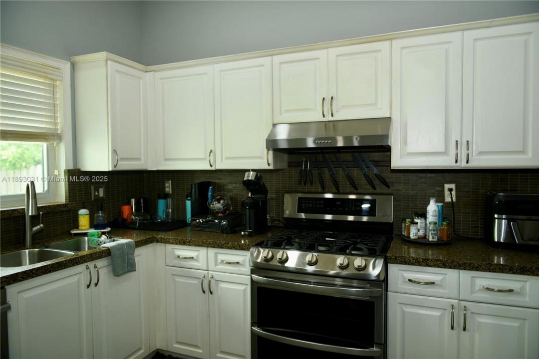14931 SW 168th Ter, Miami, Florida 33187