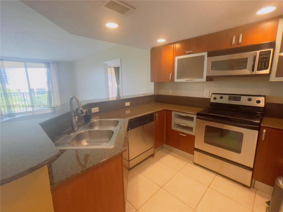 201 Golden Isles Dr 510, Hallandale Beach, Flórida 33009, Estados Unidos
