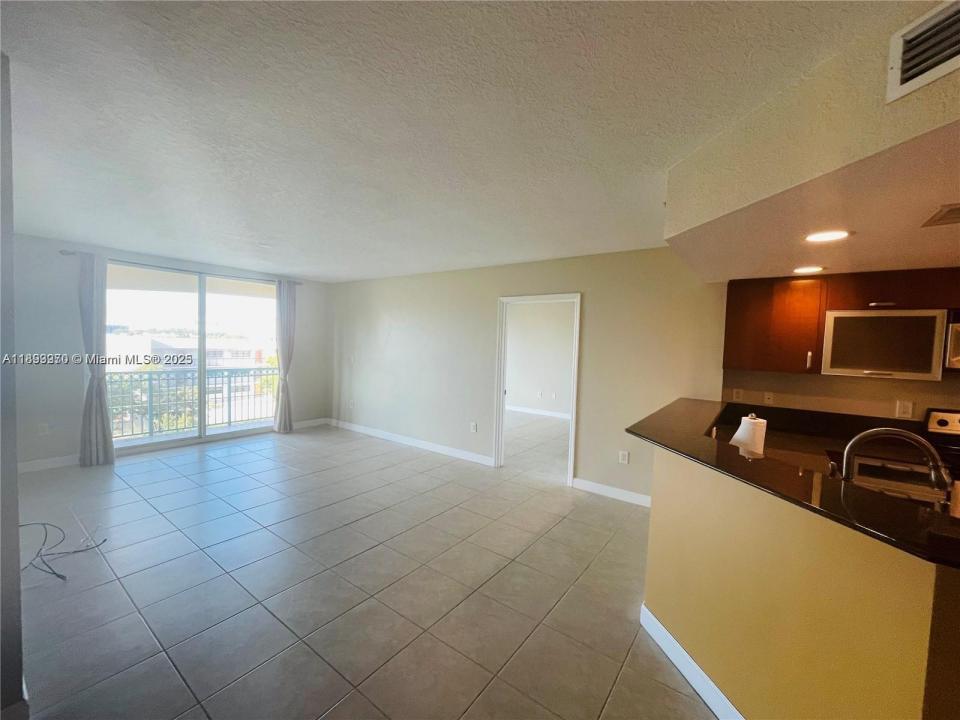 201 Golden Isles Dr 510, Hallandale Beach, Flórida 33009, Estados Unidos