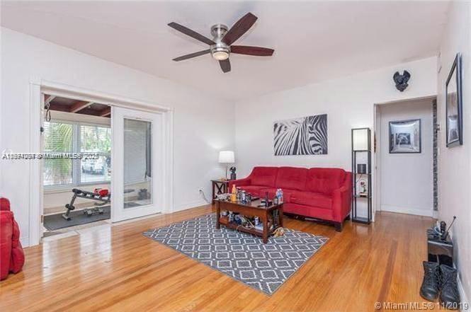 1025 NE 17th Way, Fort Lauderdale, Florida 33304