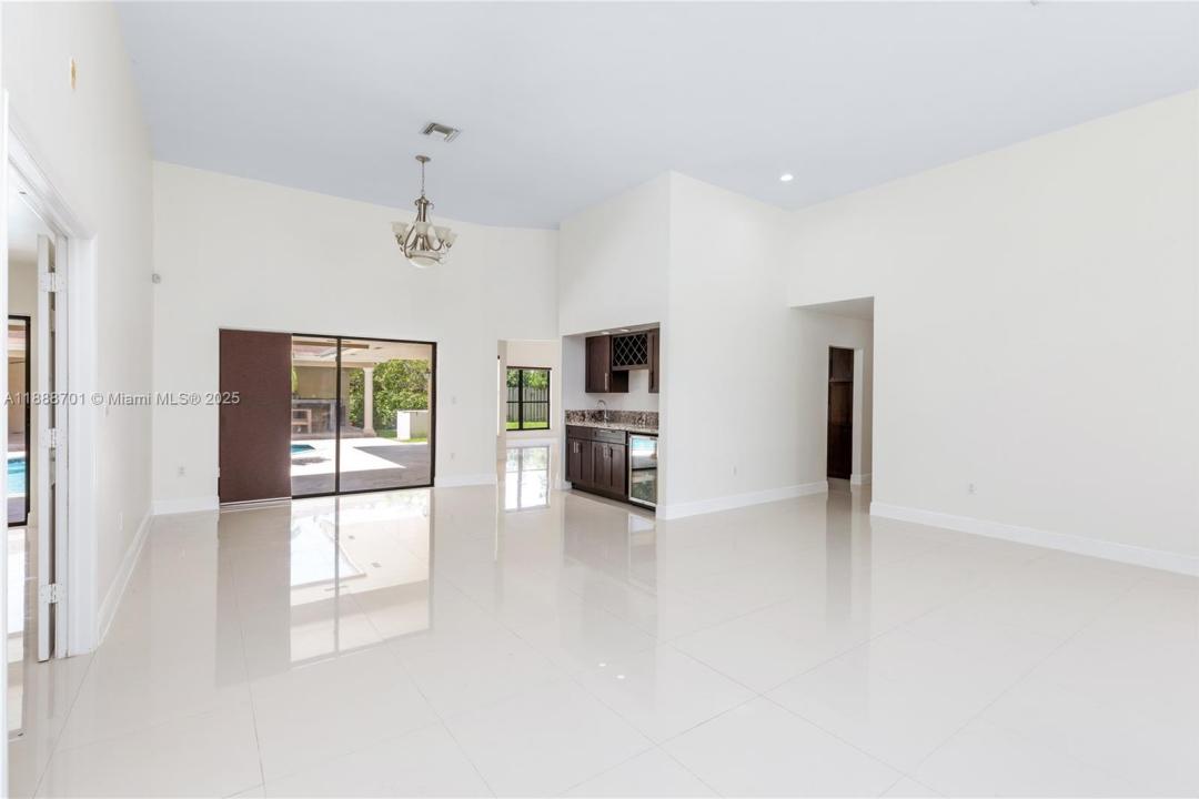 8110 SW 188th St, Cutler Bay, Florida 33157