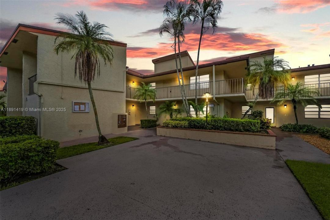8790 Holly Ct 202, Tamarac, Florida 33321
