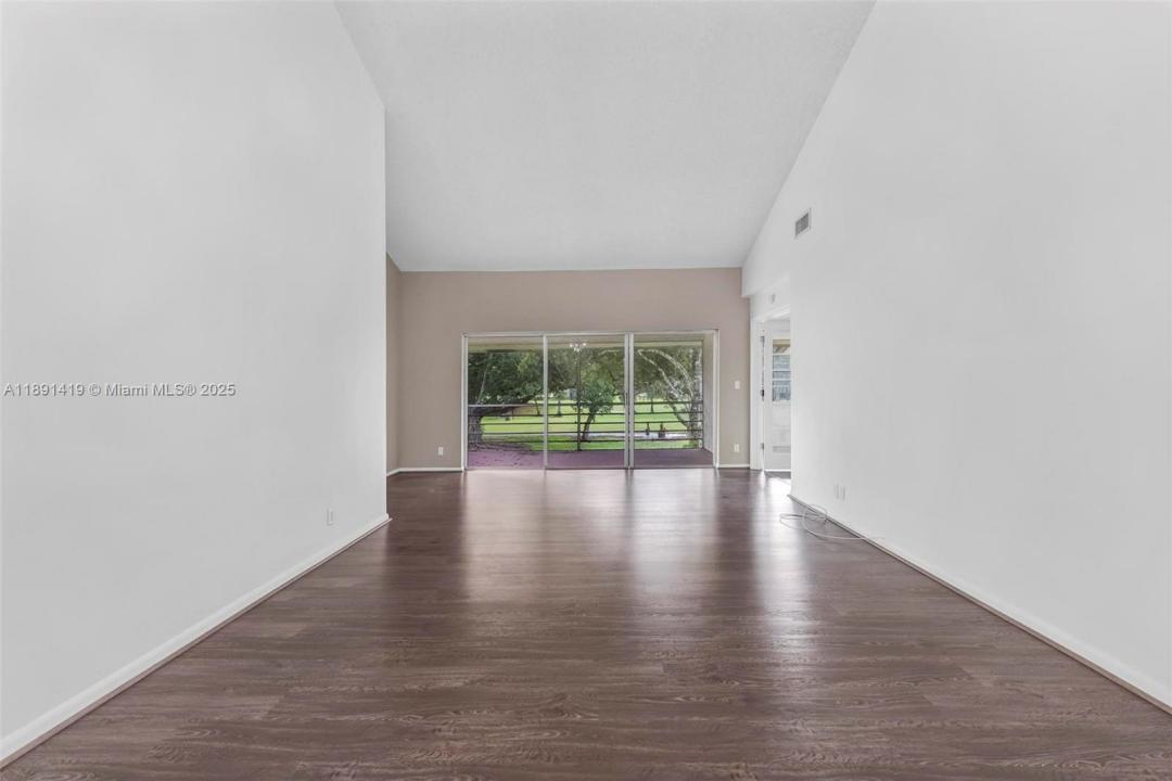 8790 Holly Ct 202, Tamarac, Florida 33321