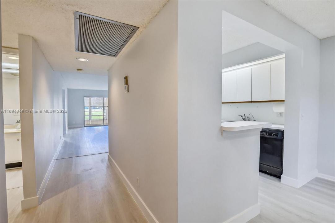 701 SW 128th Ave 111F, Pembroke Pines, Florida 33027, Amerika Birleşik Devletleri