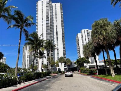 20505 E Country Club Dr 734, Aventura, Florida 33180, USA