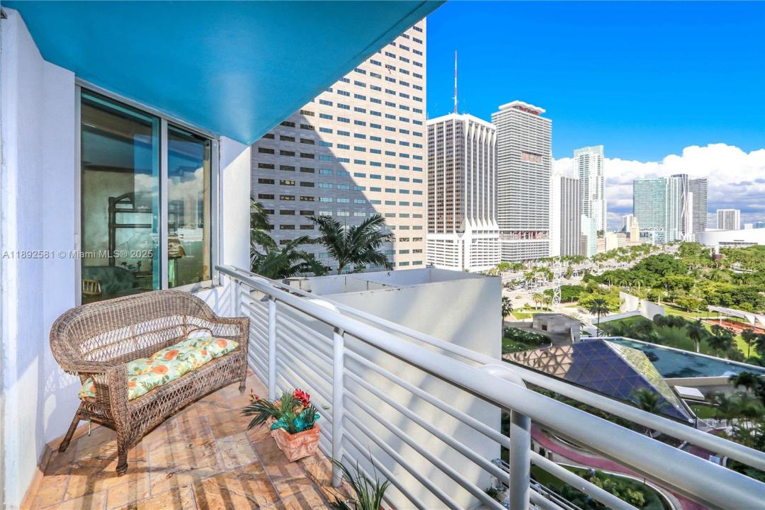 335 S Biscayne Blvd 1500, Miami, Флорида 33131, Соединенные Штаты