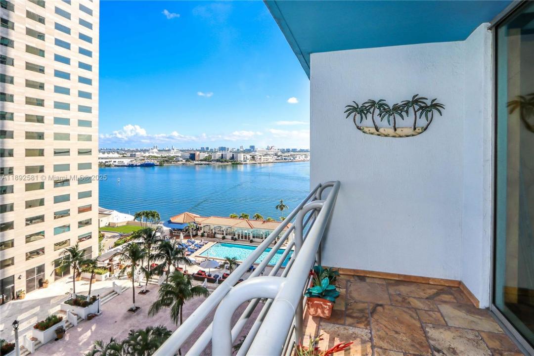 335 S Biscayne Blvd 1500, Miami, Флорида 33131, Соединенные Штаты