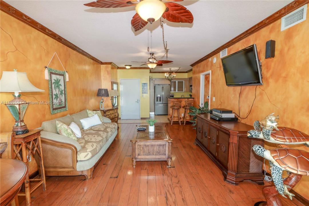 335 S Biscayne Blvd 1500, Miami, Флорида 33131, Соединенные Штаты