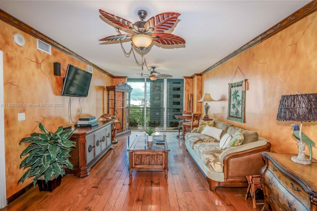 335 S Biscayne Blvd 1500, Miami, Флорида 33131, Соединенные Штаты