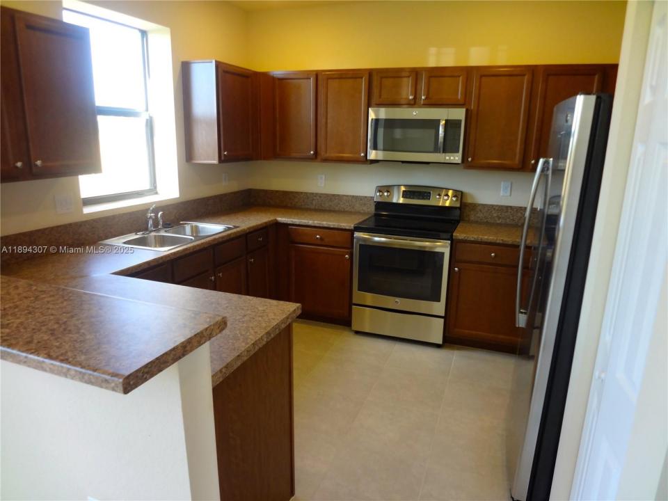 11756 SW 238th St, Miami, Florida 33032