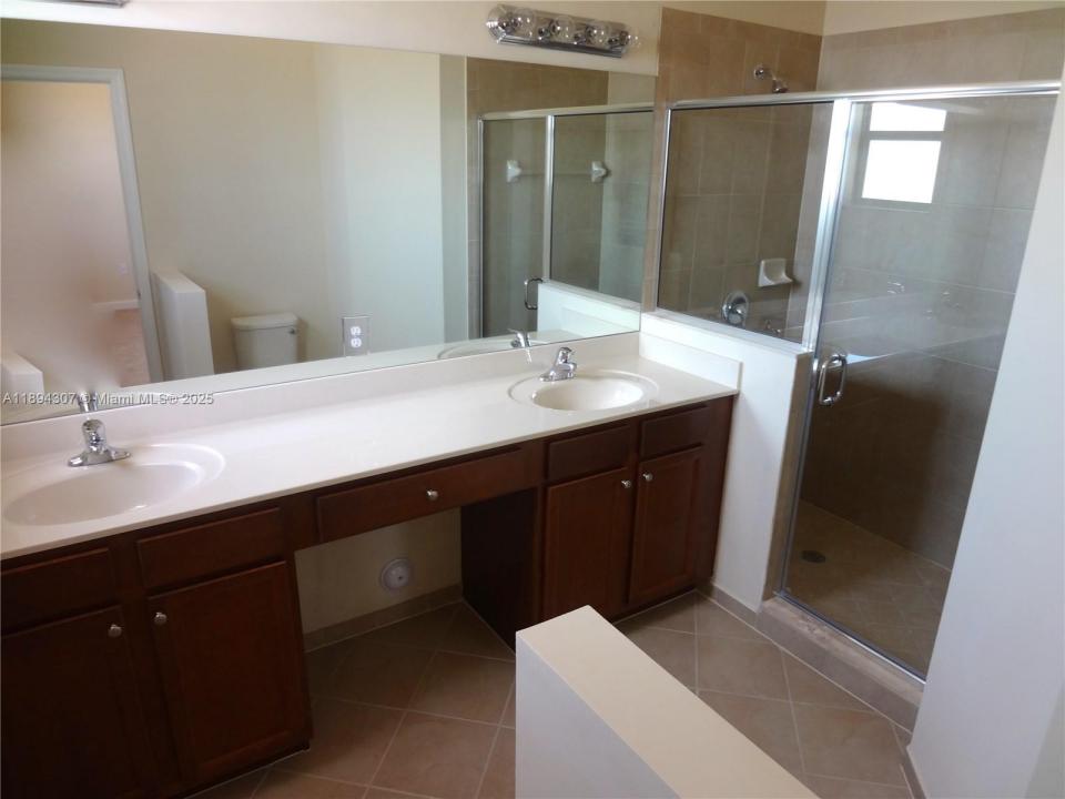 11756 SW 238th St, Miami, Florida 33032