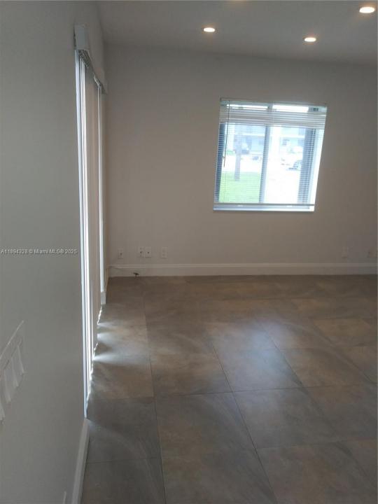 2144 NW 57th Ave 14-B, Lauderhill, فلوريدا 33313, الولايات المتحدة