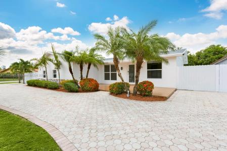 10770 SW 26th St 0, Miami, Florida 33165, USA