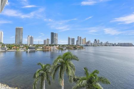 19101 NE 36th Ct 701, Aventura, Florida 33180, USA