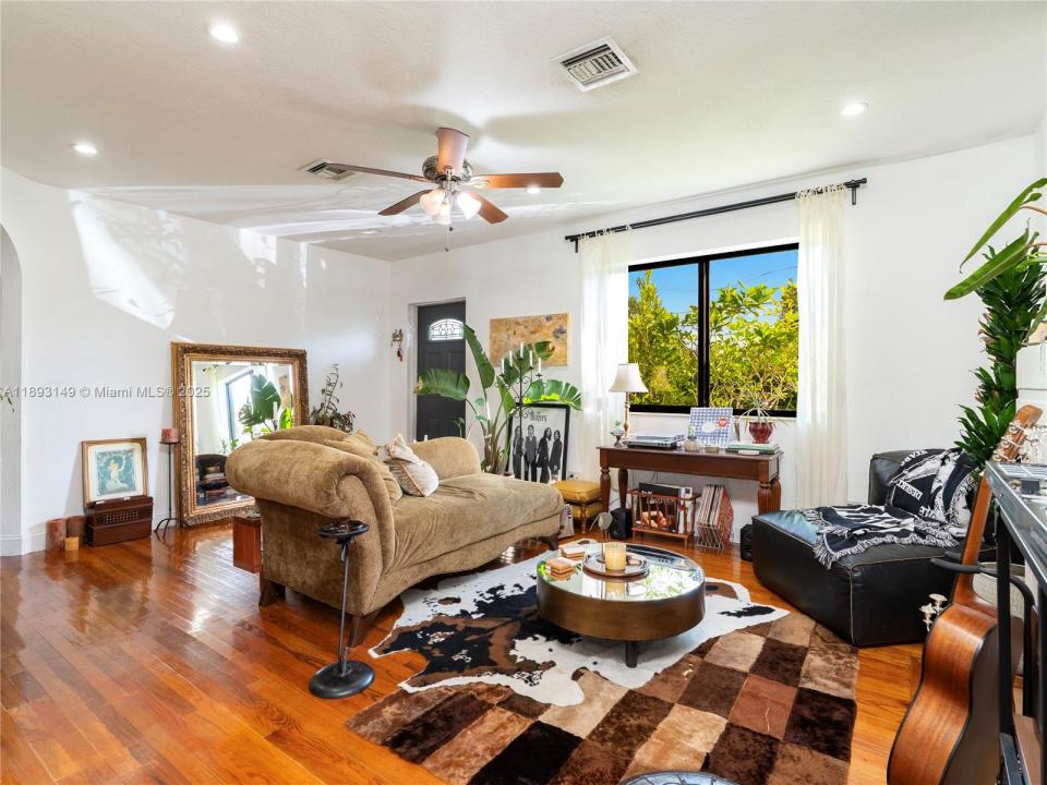 337 NW 47th St, Miami, Florida 33127, USA