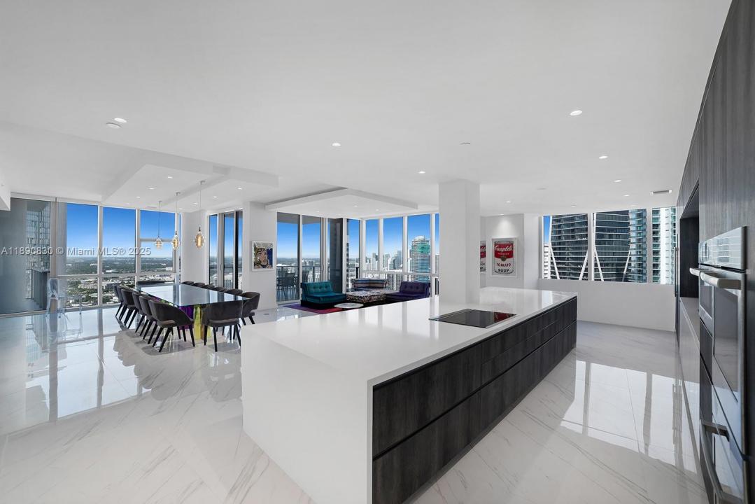 851 NE 1st Ave 4401/4402, Miami, Florida 33132, Amerika Birleşik Devletleri