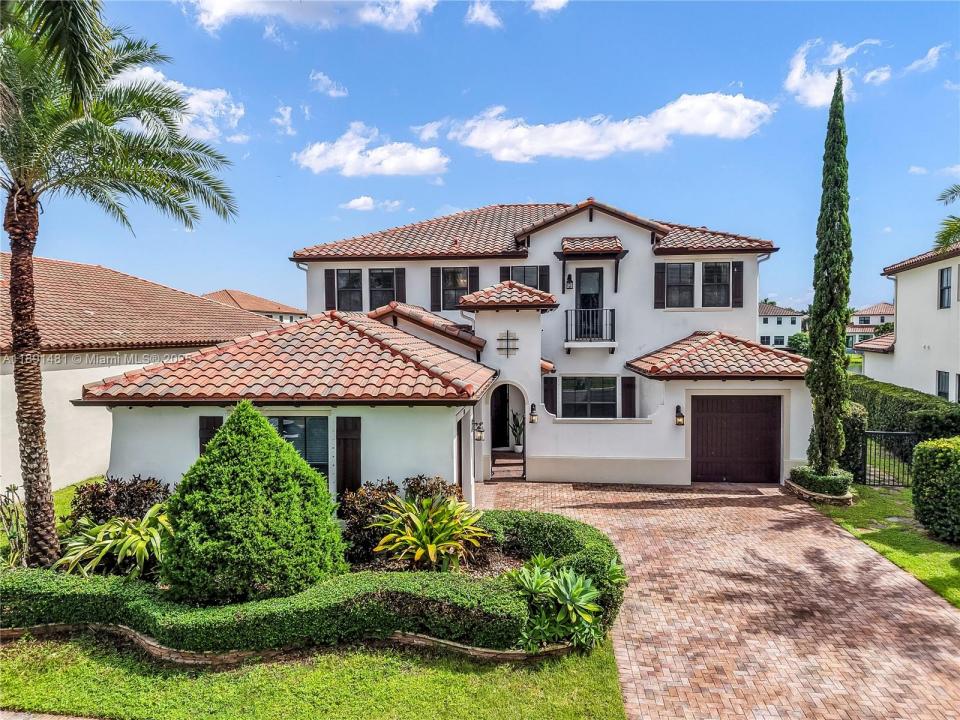 8320 NW 30th St, Cooper City, Florida 33024