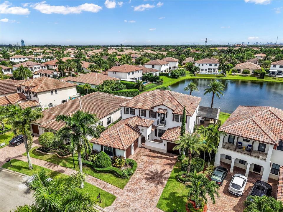 8320 NW 30th St, Cooper City, Florida 33024