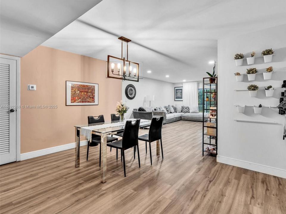 6061 N Falls Cir Dr 407, Lauderhill, Florida 33319