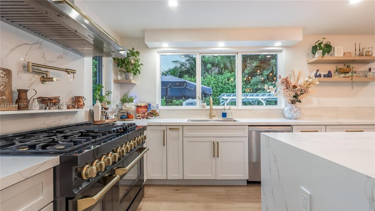 1015 NE 119th St, Biscayne Park, فلوريدا 33161, الولايات المتحدة