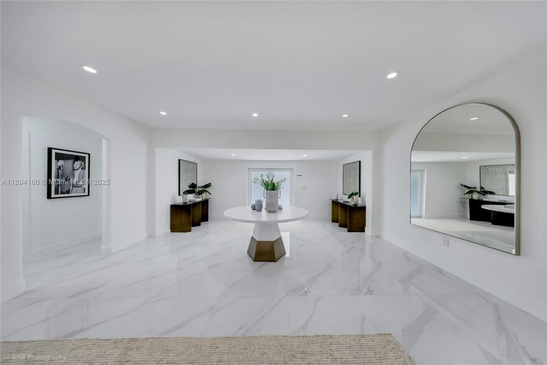 871 NE 81st St, Miami, Florida 33138