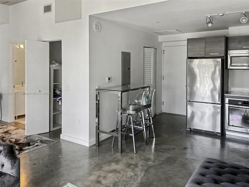 151 SE 1st St 3109, Miami, Florida 33131