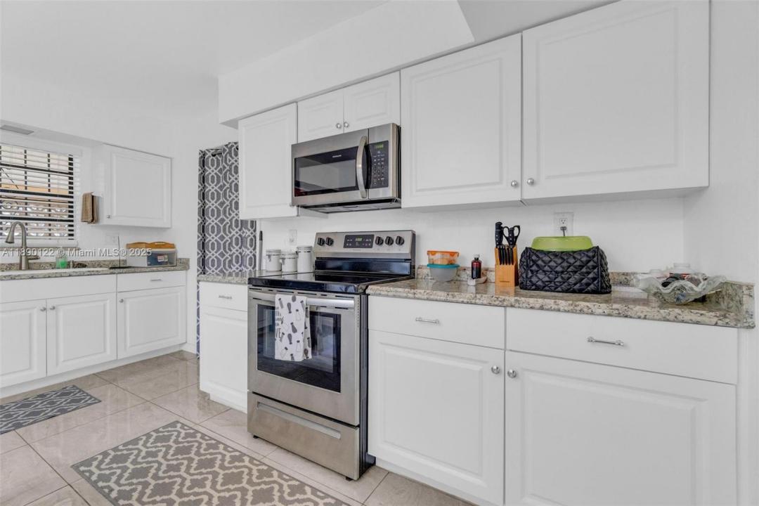 2860 NW 184th St, Miami Gardens, Florida 33056