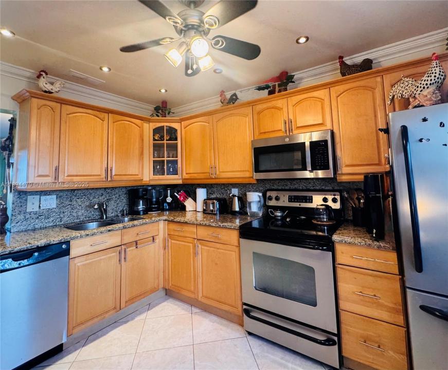 1000 NE 14th Ave 703, Hallandale Beach, Florida 33009, Stati Uniti