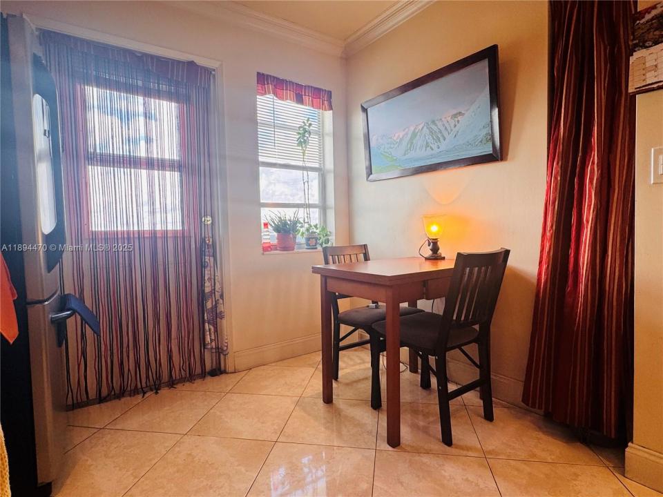 1000 NE 14th Ave 703, Hallandale Beach, Florida 33009, Stati Uniti