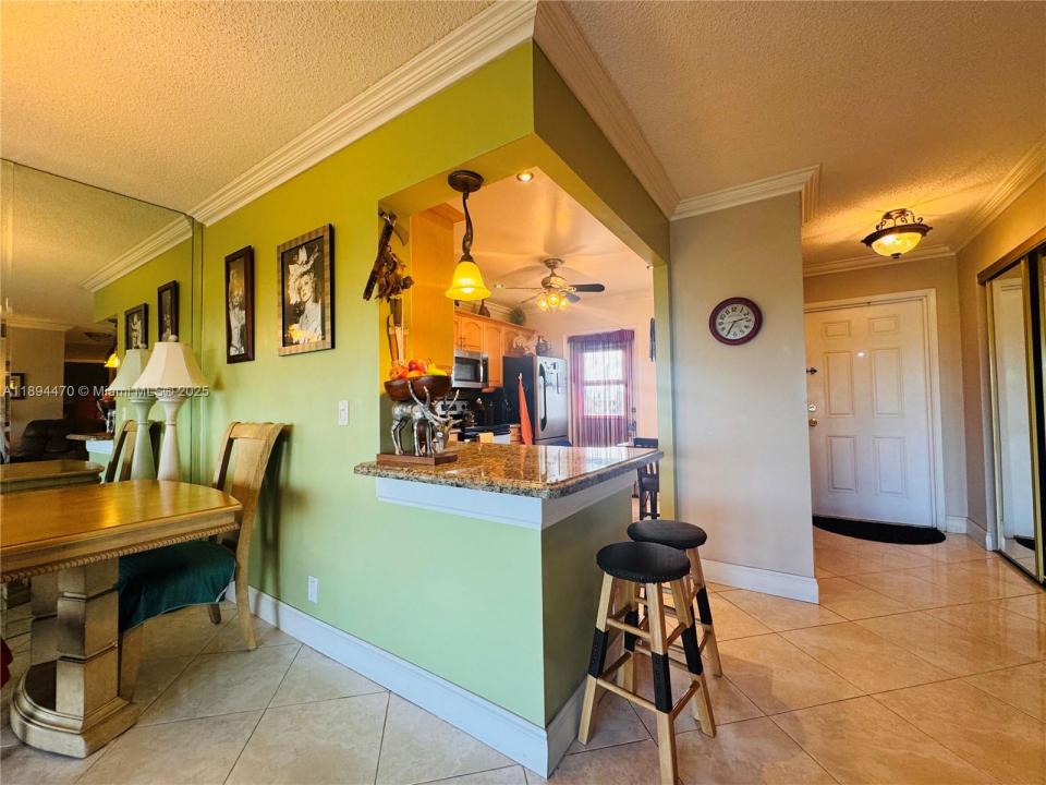 1000 NE 14th Ave 703, Hallandale Beach, Florida 33009, Stati Uniti