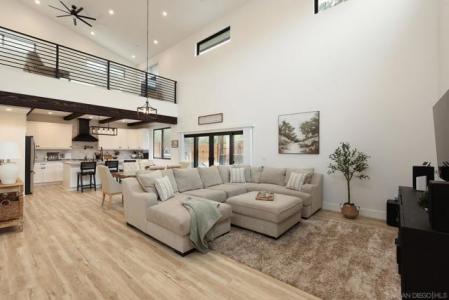 88 Gecko Road, Vista, California 92083