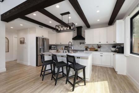 88 Gecko Road, Vista, California 92083