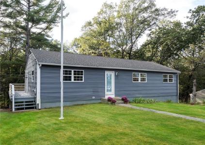 5 Patricia Avenue, North Smithfield, RI 02896, USA