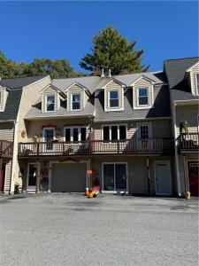 22 Sanwood Drive, Burrillville, ロードアイランド 02830, アメリカ合衆国