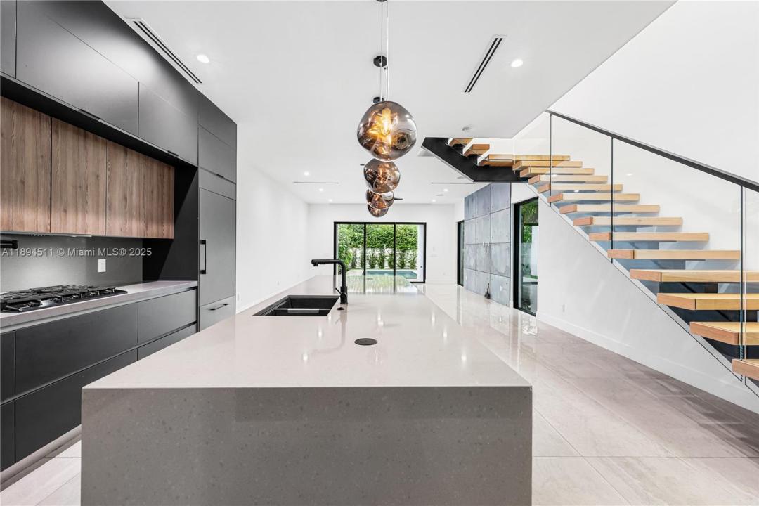 813 NE 17th Ter 1, Fort Lauderdale, Florida 33304, HOA KỲ