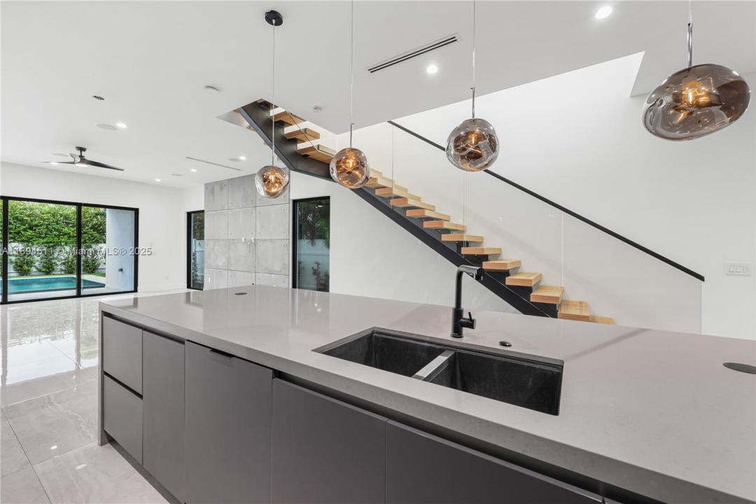 813 NE 17th Ter 1, Fort Lauderdale, Florida 33304, HOA KỲ