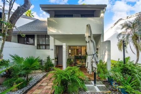 19440 NE 26th Ave 54B, Miami, Florida 33180, USA